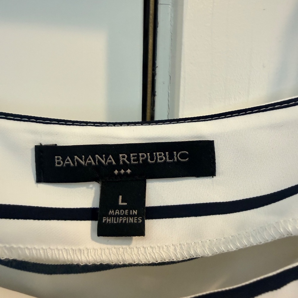 Banana Republic swing tank - Picture 3 of 6